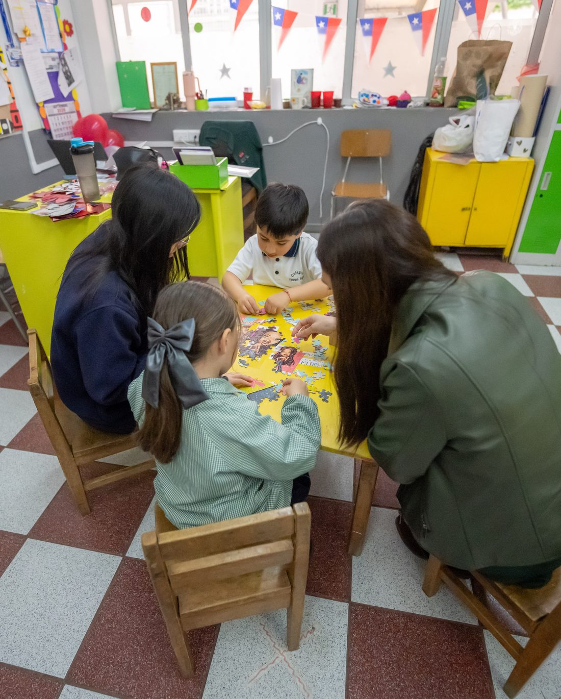 Estudiantes en un taller